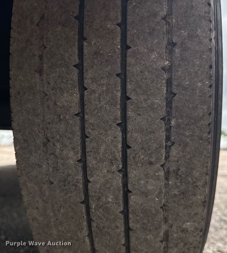 image for item EG5924 2006 Featherlite 4941 enclosed cargo trailer