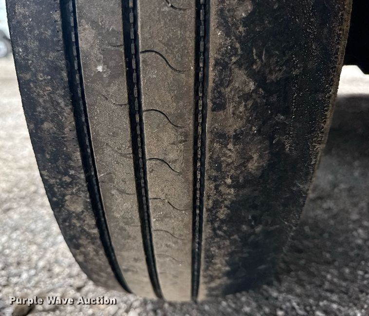 image for item EG5924 2006 Featherlite 4941 enclosed cargo trailer