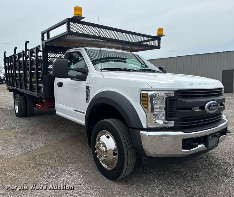 image for item EG6029 2019 Ford F550 Super Duty flatbed pickup truck