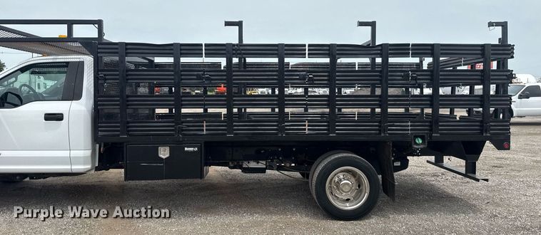 image for item EG6029 2019 Ford F550 Super Duty flatbed pickup truck