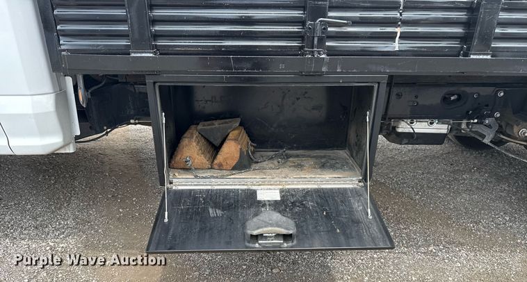 image for item EG6029 2019 Ford F550 Super Duty flatbed pickup truck