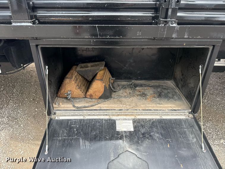 image for item EG6029 2019 Ford F550 Super Duty flatbed pickup truck