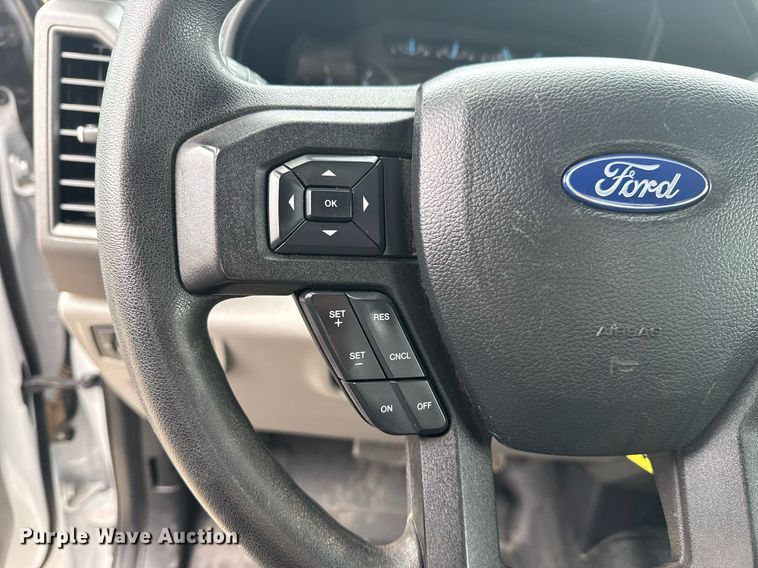 image for item EG6029 2019 Ford F550 Super Duty flatbed pickup truck