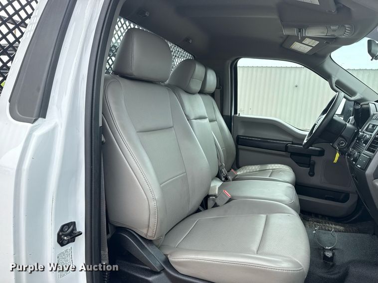 image for item EG6029 2019 Ford F550 Super Duty flatbed pickup truck