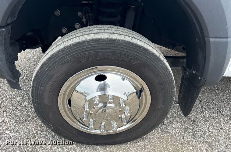 image for item EG6029 2019 Ford F550 Super Duty flatbed pickup truck