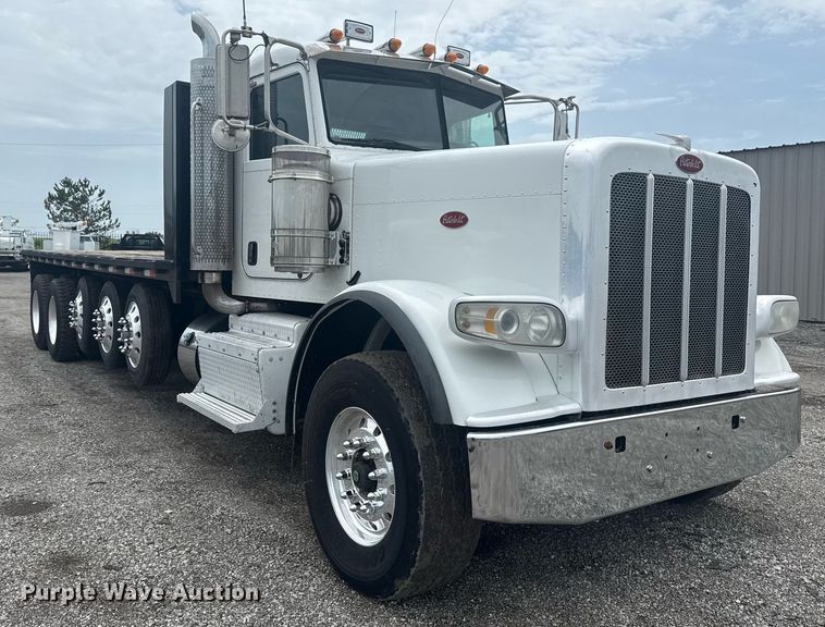 image for item EG6042 2012 Peterbilt 388 flatbed truck