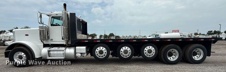 image for item EG6042 2012 Peterbilt 388 flatbed truck