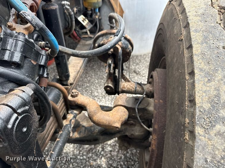 image for item EG6042 2012 Peterbilt 388 flatbed truck