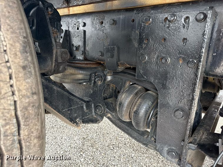 image for item EG6042 2012 Peterbilt 388 flatbed truck