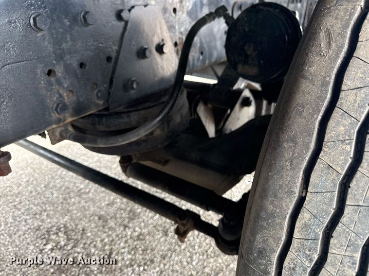 image for item EG6042 2012 Peterbilt 388 flatbed truck