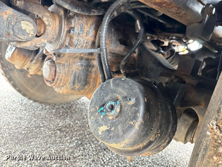 image for item EG6042 2012 Peterbilt 388 flatbed truck