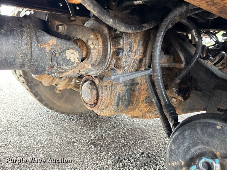 image for item EG6042 2012 Peterbilt 388 flatbed truck