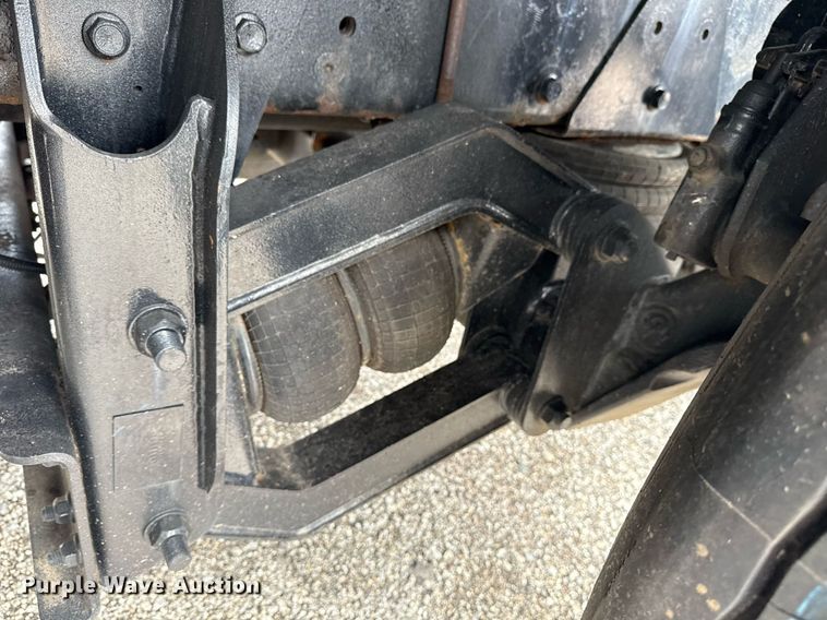 image for item EG6042 2012 Peterbilt 388 flatbed truck