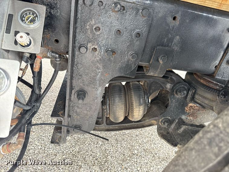 image for item EG6042 2012 Peterbilt 388 flatbed truck