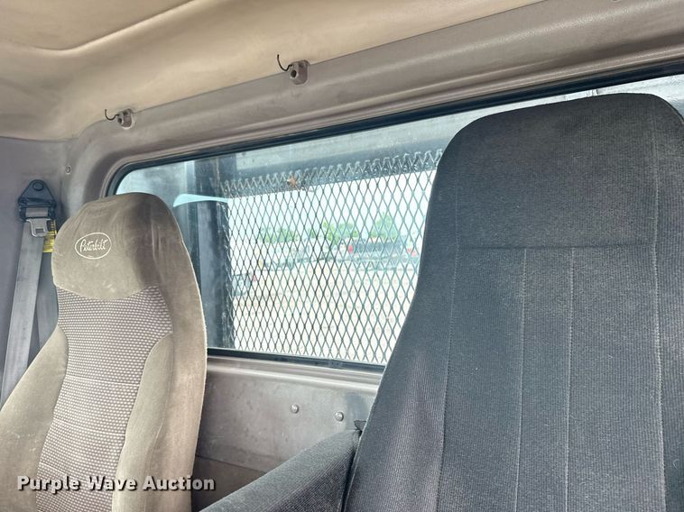 image for item EG6042 2012 Peterbilt 388 flatbed truck