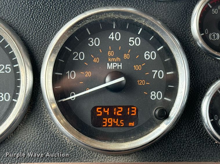 image for item EG6042 2012 Peterbilt 388 flatbed truck