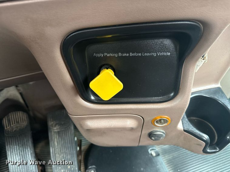 image for item EG6042 2012 Peterbilt 388 flatbed truck