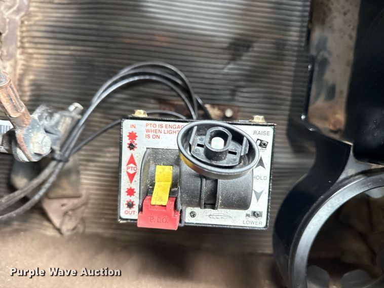 image for item EG6042 2012 Peterbilt 388 flatbed truck