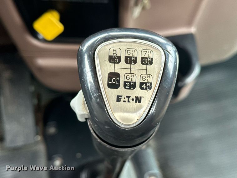 image for item EG6042 2012 Peterbilt 388 flatbed truck