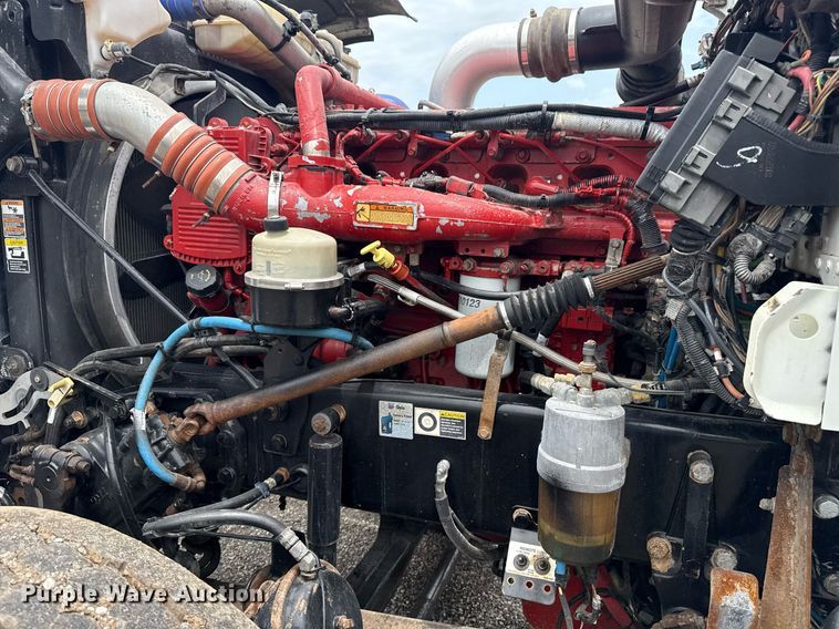 image for item EG6042 2012 Peterbilt 388 flatbed truck