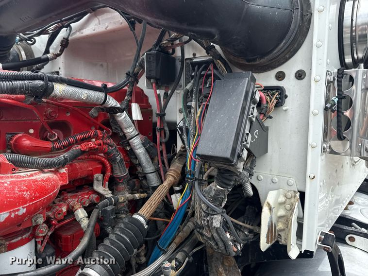 image for item EG6042 2012 Peterbilt 388 flatbed truck