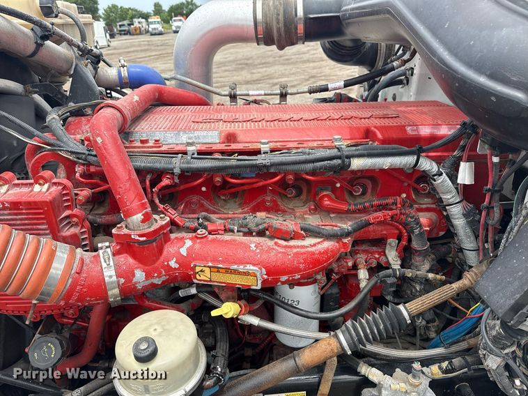 image for item EG6042 2012 Peterbilt 388 flatbed truck