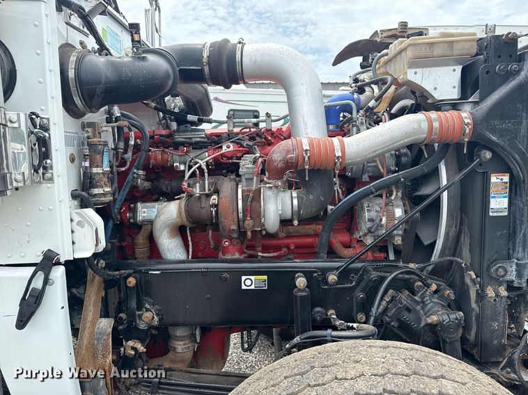 image for item EG6042 2012 Peterbilt 388 flatbed truck