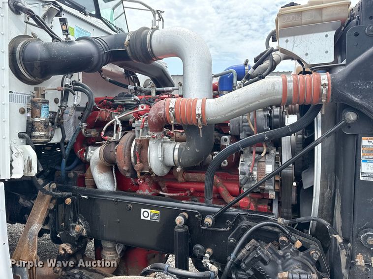 image for item EG6042 2012 Peterbilt 388 flatbed truck