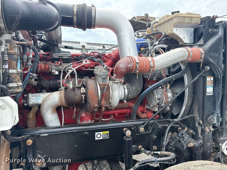 image for item EG6042 2012 Peterbilt 388 flatbed truck