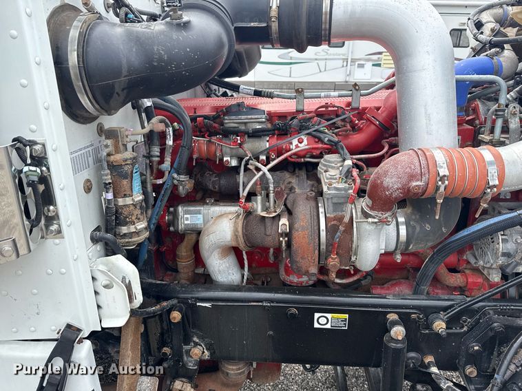 image for item EG6042 2012 Peterbilt 388 flatbed truck