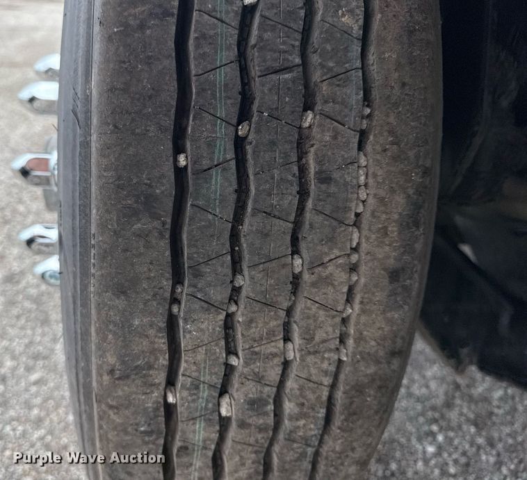 image for item EG6042 2012 Peterbilt 388 flatbed truck