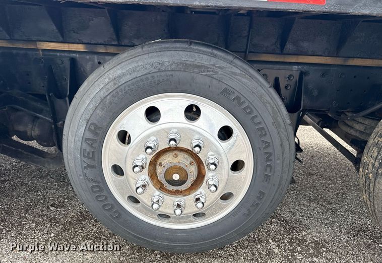 image for item EG6042 2012 Peterbilt 388 flatbed truck