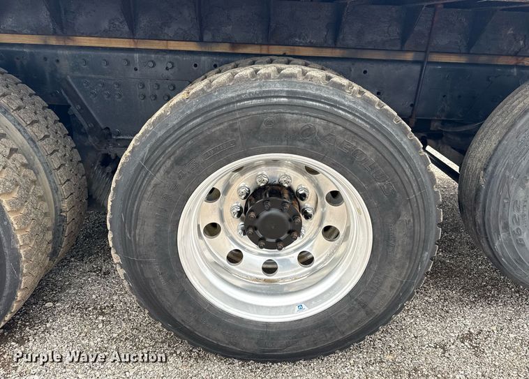 image for item EG6042 2012 Peterbilt 388 flatbed truck