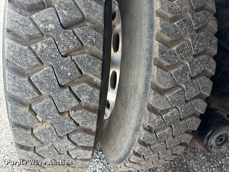 image for item EG6042 2012 Peterbilt 388 flatbed truck