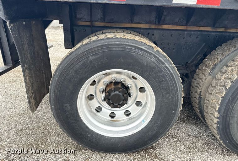 image for item EG6042 2012 Peterbilt 388 flatbed truck