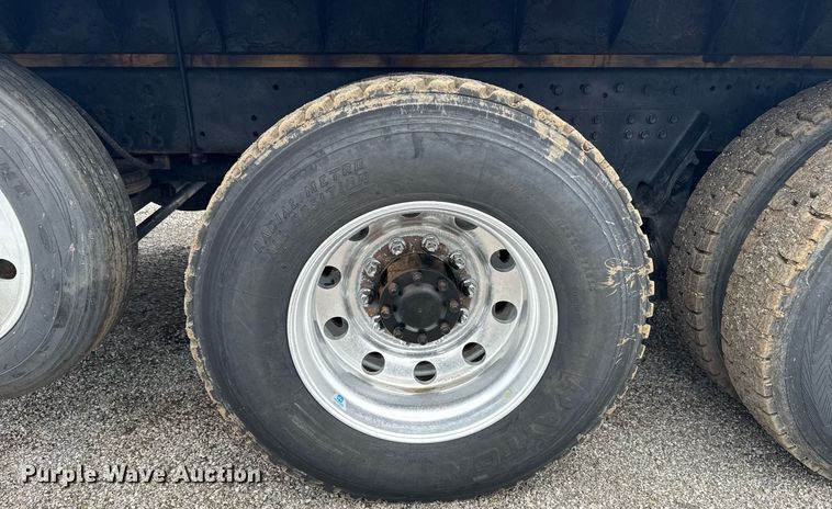 image for item EG6042 2012 Peterbilt 388 flatbed truck