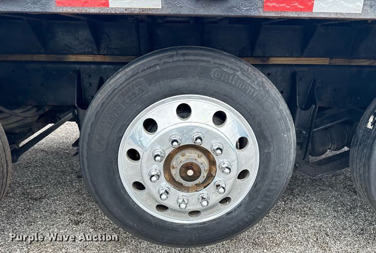 image for item EG6042 2012 Peterbilt 388 flatbed truck