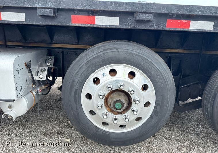 image for item EG6042 2012 Peterbilt 388 flatbed truck