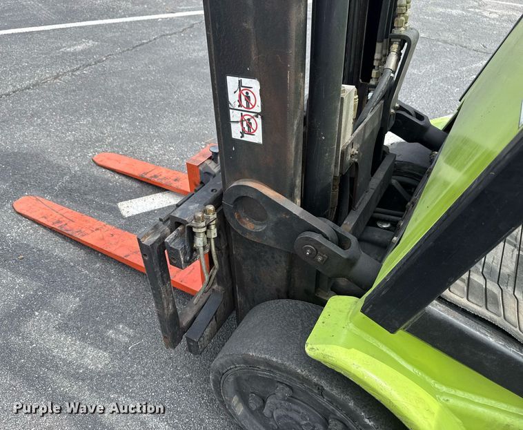 image for item EG8150 1997 Clark CGC25 forklift