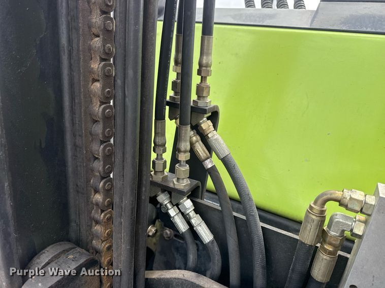 image for item EG8150 1997 Clark CGC25 forklift