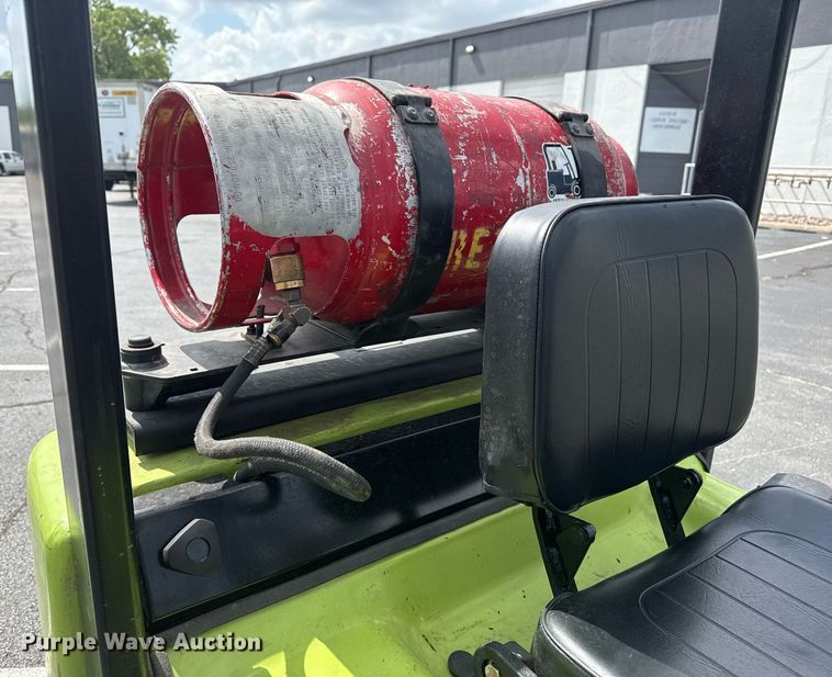 image for item EG8150 1997 Clark CGC25 forklift