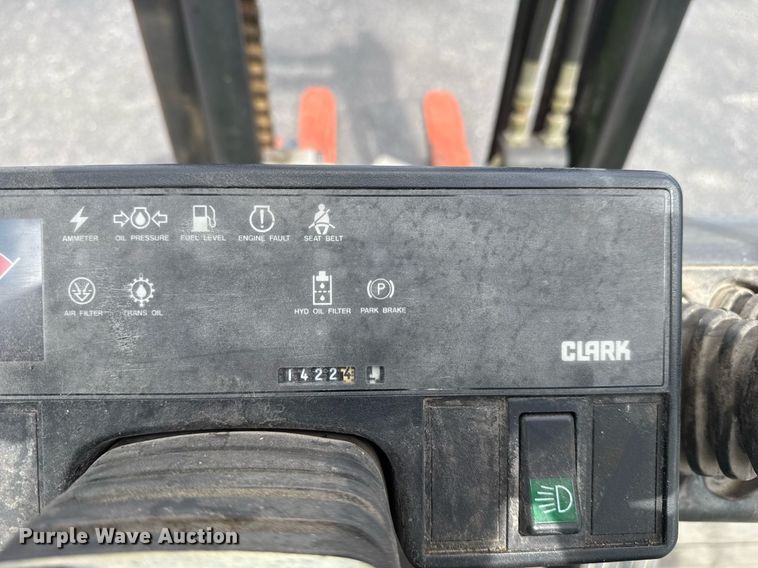 image for item EG8150 1997 Clark CGC25 forklift