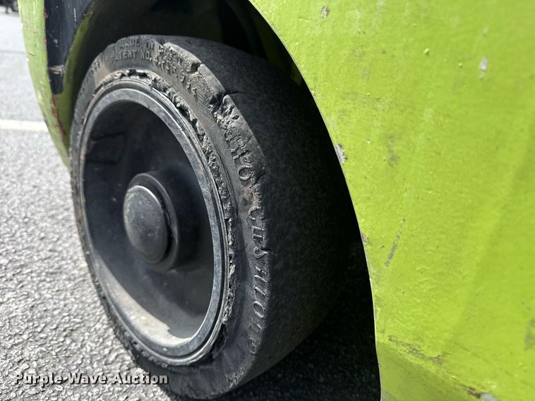 image for item EG8150 1997 Clark CGC25 forklift