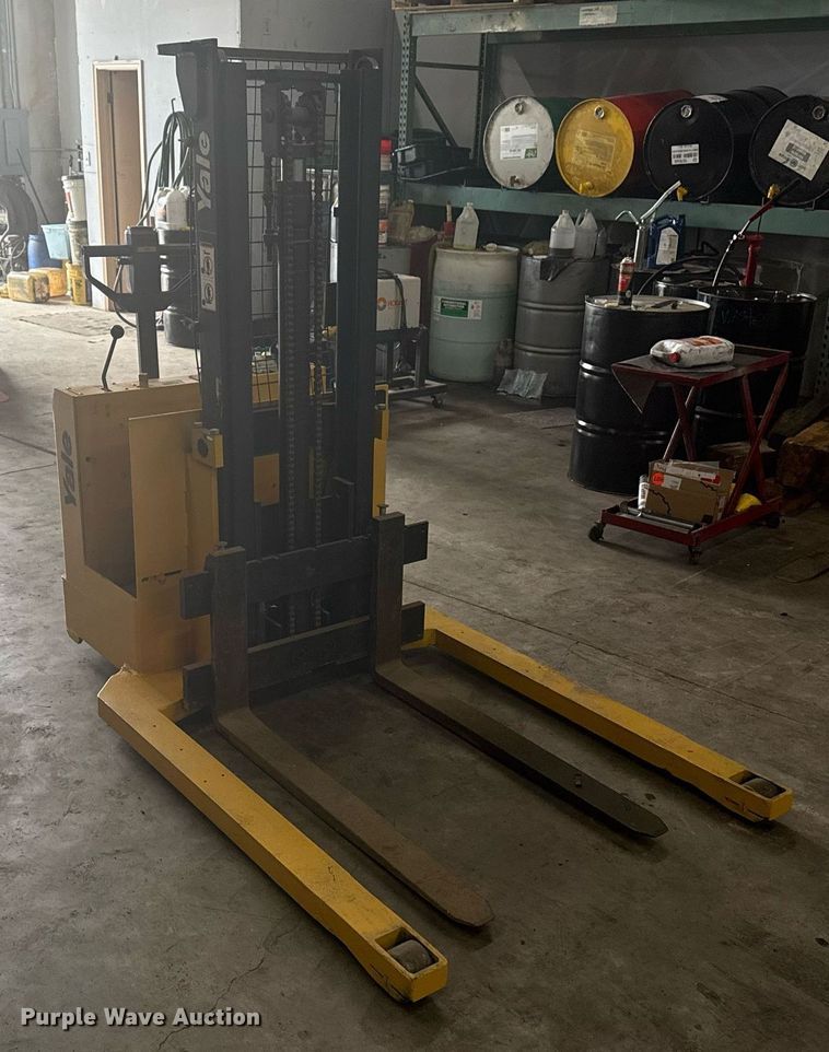 image for item EG8151 2025 Yale MSW040LCN24TV072 pallet jack