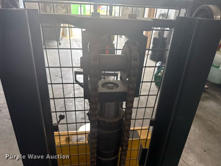 image for item EG8151 2025 Yale MSW040LCN24TV072 pallet jack