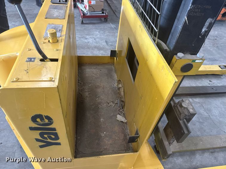 image for item EG8151 2025 Yale MSW040LCN24TV072 pallet jack