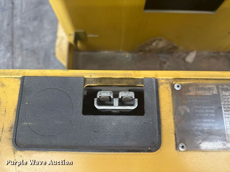 image for item EG8151 2025 Yale MSW040LCN24TV072 pallet jack