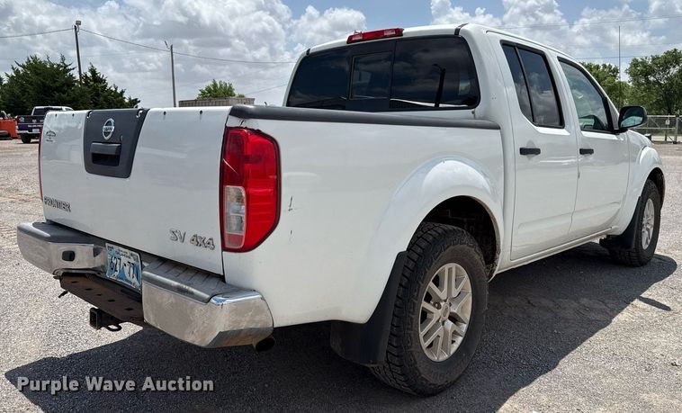 image for item EJ4675 2017 Nissan Frontier Crew Cab pickup truck