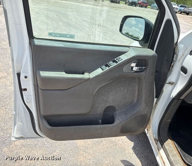 image for item EJ4675 2017 Nissan Frontier Crew Cab pickup truck