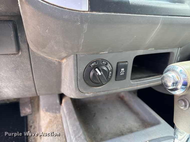 image for item EJ4675 2017 Nissan Frontier Crew Cab pickup truck